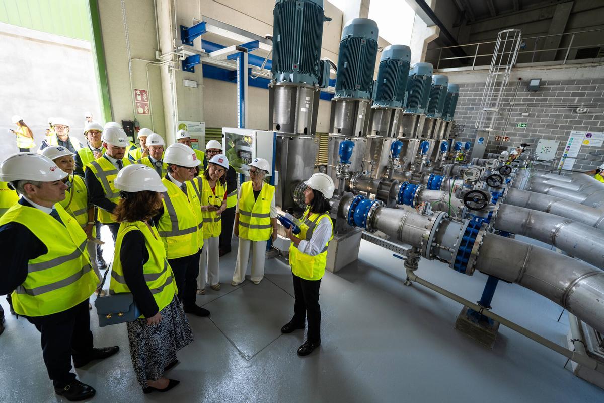 Sant Feliu de Llobregat. Aigües de Barcelona inaugura la nueva Estación de Tratamineto de Agua Potable (ETAP) Estrella de Sant Feliu de Llobregat. Infraestructura estratégica para la mejora del servicio de abastecimiento de agua potable en la AMB. esta oresente el president de la Generalitat de Catalunya Salvado Illa. 10 de julio de 2026. Sociedad. AUTOR: ZOWY VOETEN