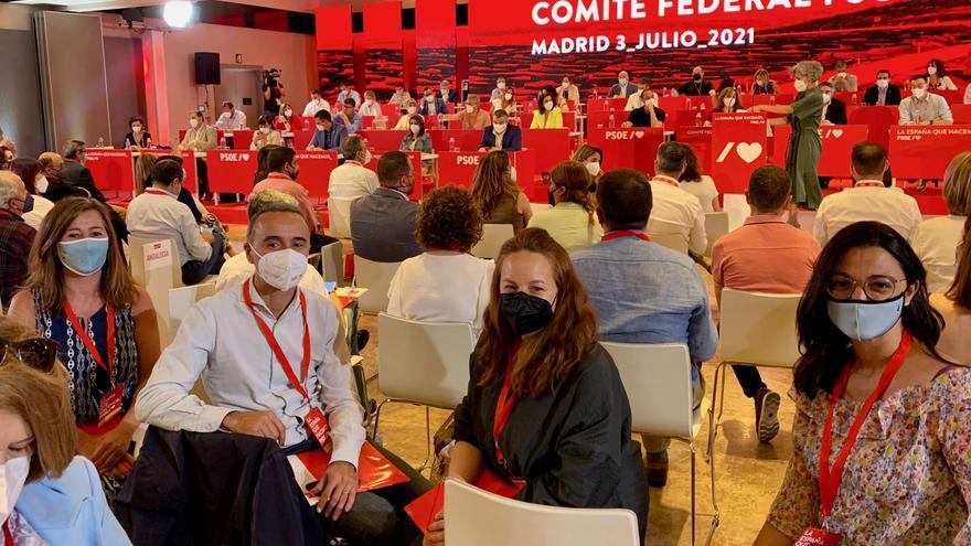 La presidenta hace bandera de que los socialistas están del lado de los «más vulnerables»