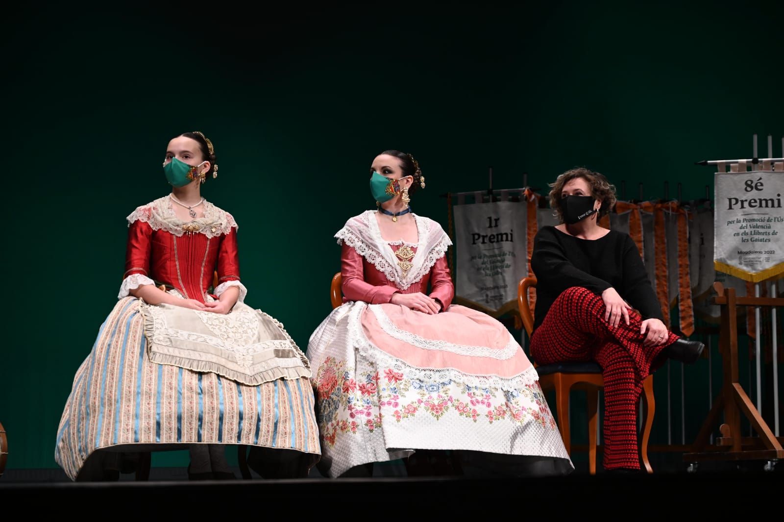 Entrega de premios de llibrets a las collas y gaiatas ganadoras del uso del valenciano