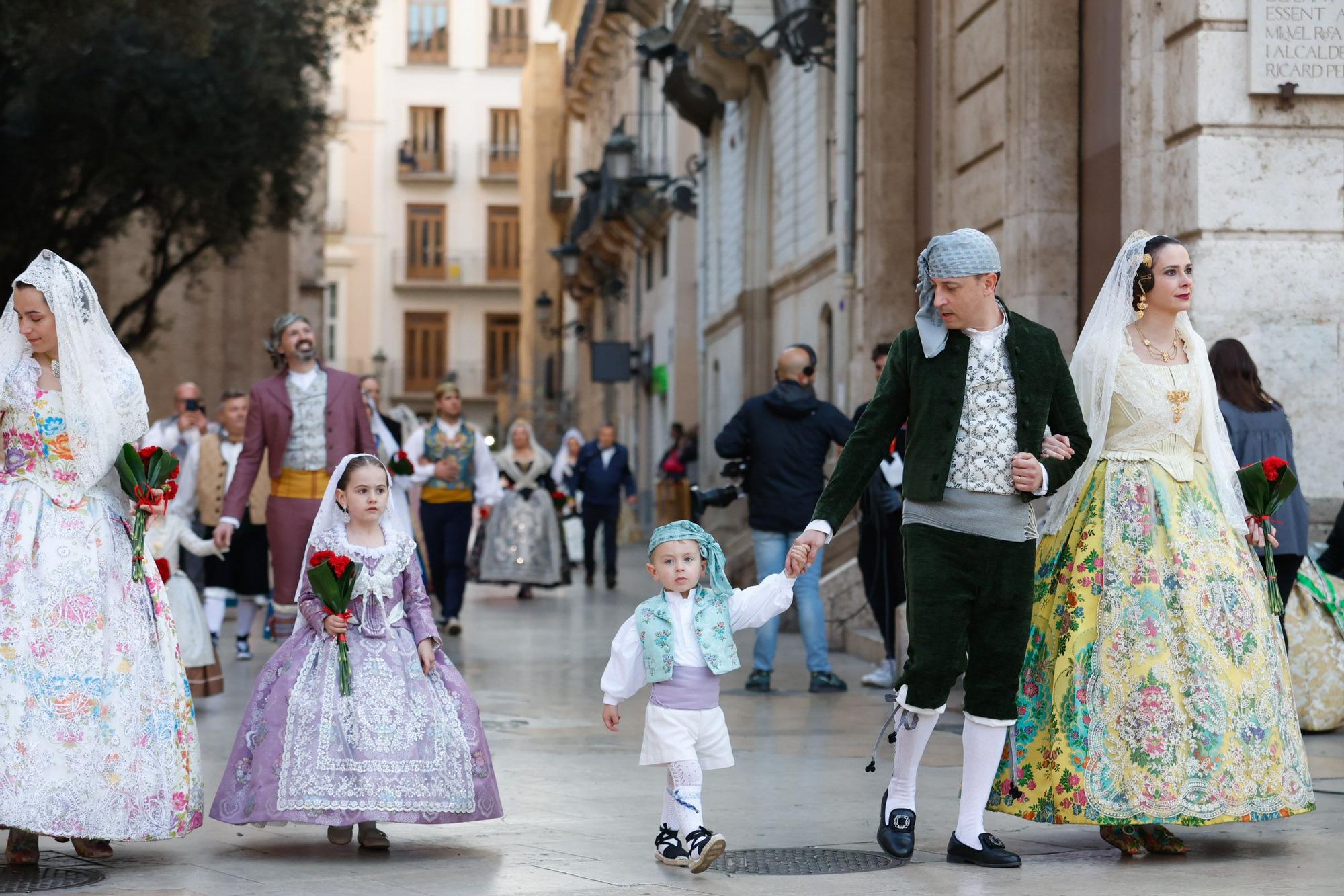 Búscate en el primer día de la Ofrenda en la calle San Vicente entre las 18:00 y las 19:00