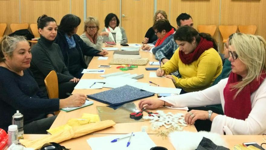 Los comerciantes han participado en un taller para «hacer brillar» sus comercios.