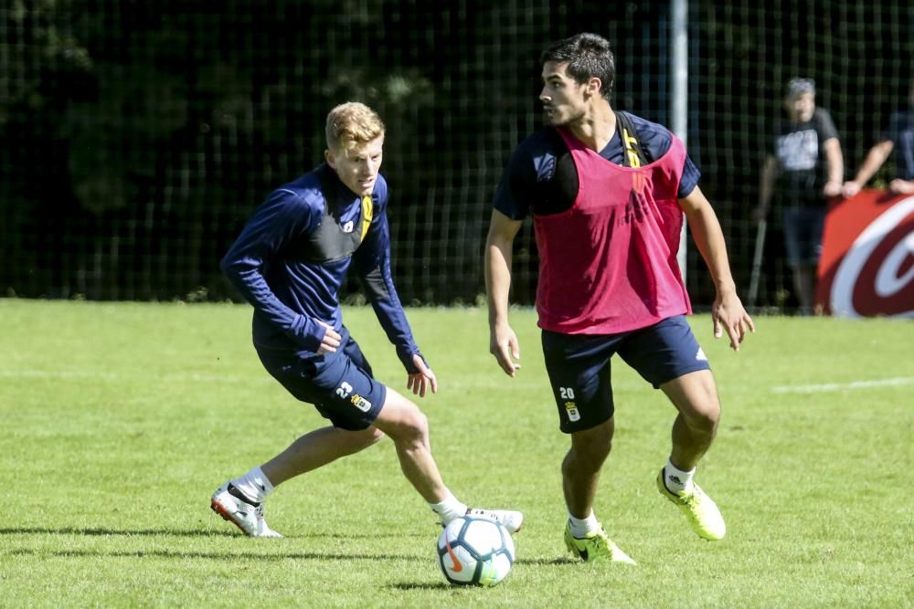 Entrenamiento del Real Oviedo en el Requexón