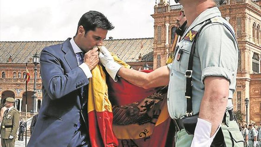 Los actos de jura de bandera de personal civil se disparan en España