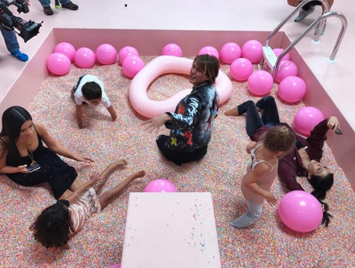 La familia Kardashian en el Museo del Helado