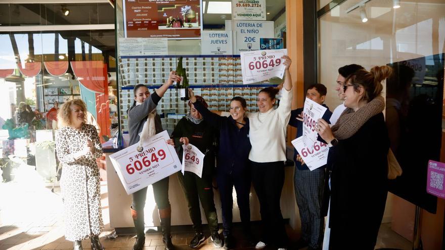 La administración El Brujo del Plaza Mayor ha repartido 2,7 millones en este sorteo de la Lotería de Navidad
