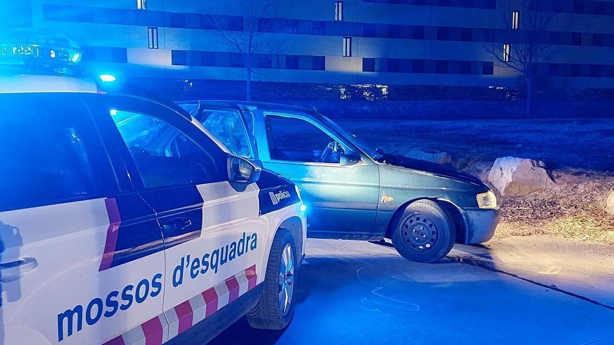 El cotxe dels lladres interceptat pels Mossos d'Esquadra