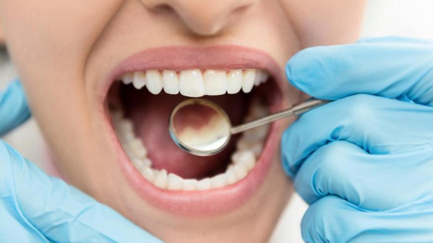 Condenada una clínica dental por negligencia al colocar unos implantes