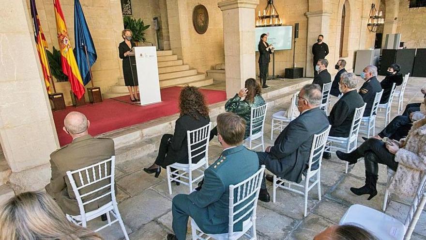 La Delegación del Gobierno organizó un solo acto para conmemorar el día de la Constitución en el Palacio de la Almudaina, en Palma, que se transmitió por &#039;streaming&#039;.
