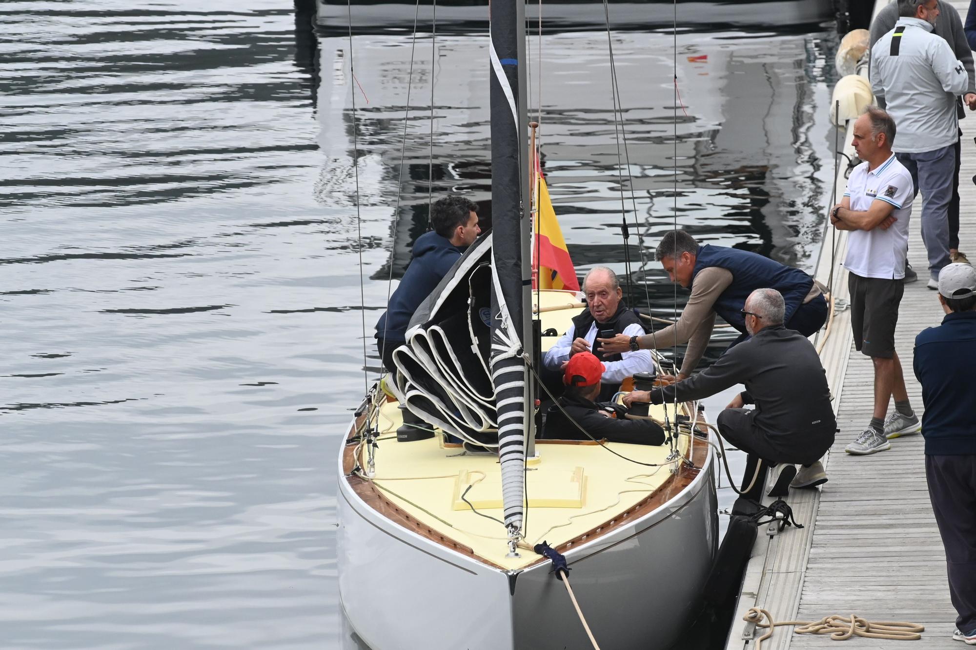 El rey emérito, Juan Carlos I, ya navega por aguas de Sanxenxo