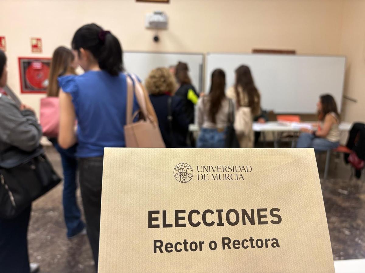 Este martes están llamadas a votar más de 32.200 miembros de la comunidad universitaria