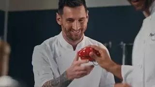Messi se viste de chef para protagonizar un divertido anuncio