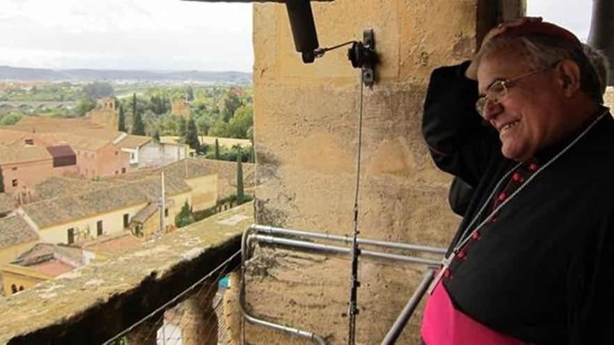 El obispo anima a cordobeses y turistas a &quot;ver Córdoba desde el cielo&quot;