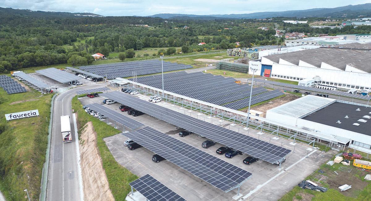 Exterior de la planta de Faurecia en Ourense.