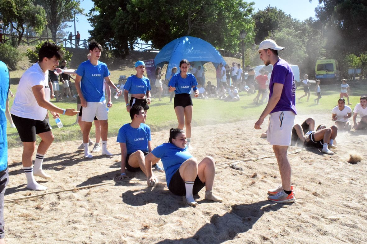 Las Olimpiadas de Aldea hacen de la playa de Vilarello la fusión de deporte y tradición