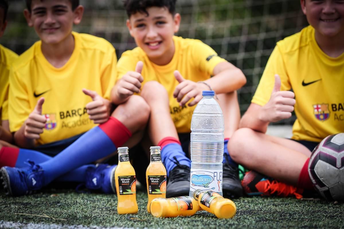 Hidratación, futbol y diversión con los zumos y aguas de Coca-Cola España