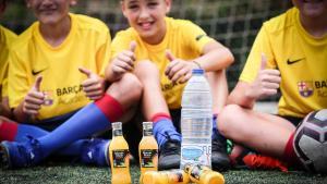 Hidratación, futbol y diversión con los zumos y aguas de Coca-Cola España