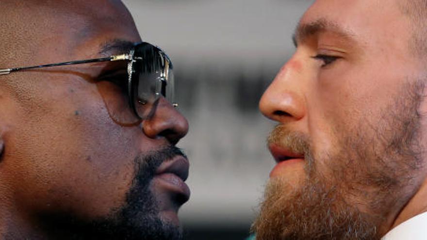 Mayweather y McGregor, durante un acto de promoción de su pelea