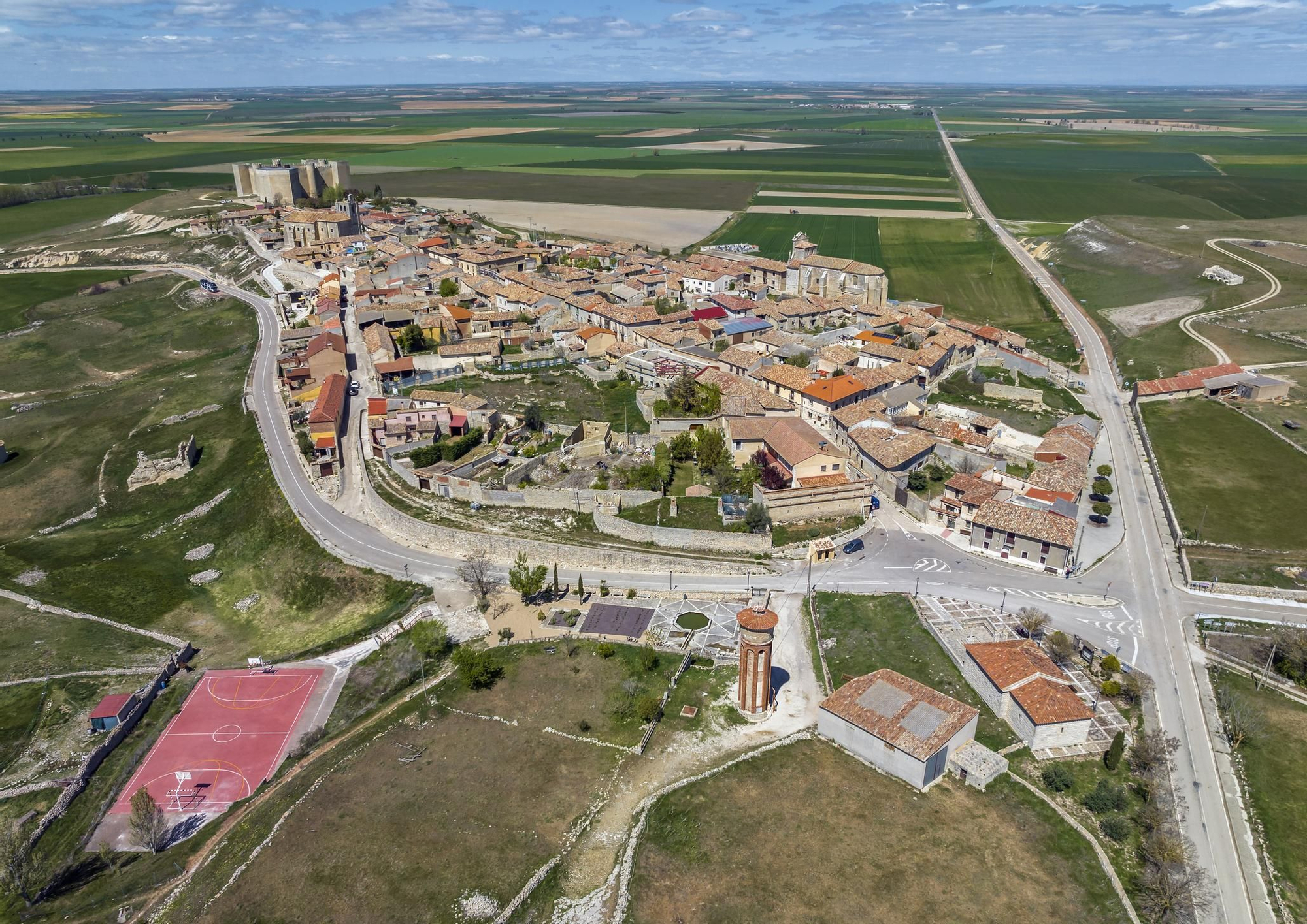 Vista aérea de Montealegre de Campos.