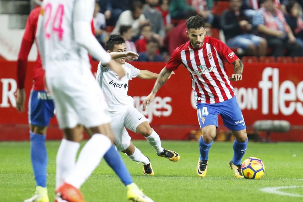 El partido entre el Real Sporting y el Almería, en imágenes