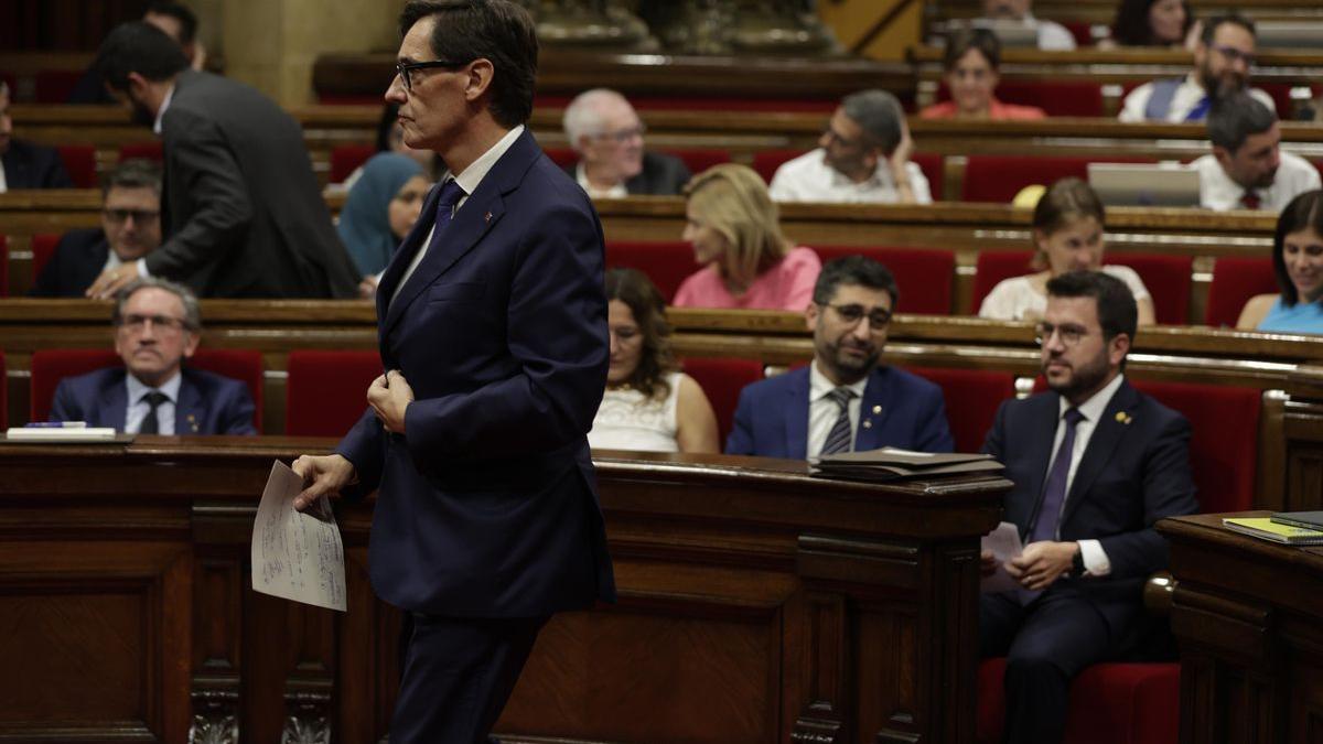 El líder del PSC, Salvador Illa, en el Parlament durante el debate de política general.