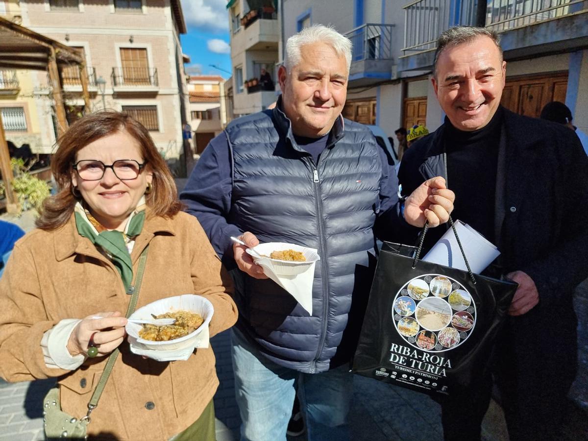 El alcalde Robert Raga junto al diputado de Turismo, Pedro Cuesta.