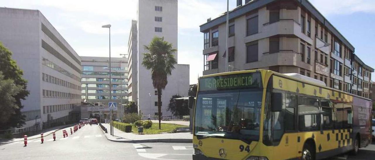 La línea 6A, que hace la ruta entre la estación de autobuses y la residencia, es la que registra más usuarios. // Jesús Regal