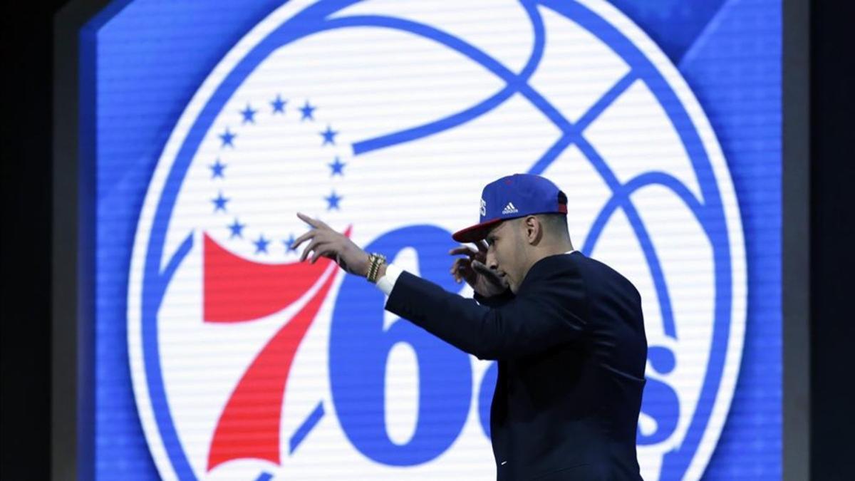 Simmons se las prometía felices con los Sixers en el draft, pero no podrá debutar este año