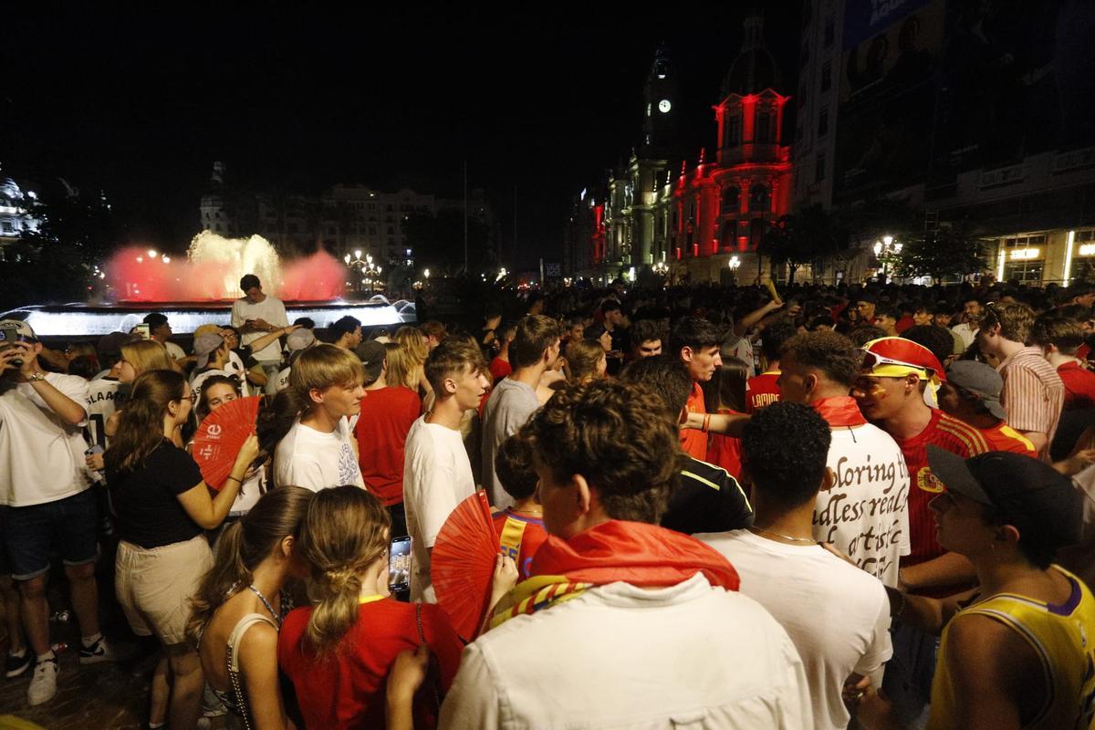 Euforia en València por el triunfo de la Roja Euforia en València por el triunfo de la Roja