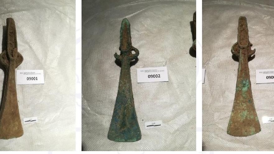 Investigan por un delito contra el patrimonio histórico un hallazgo de hachas de la edad de bronce realizado en Cuturrasu, Langreo
