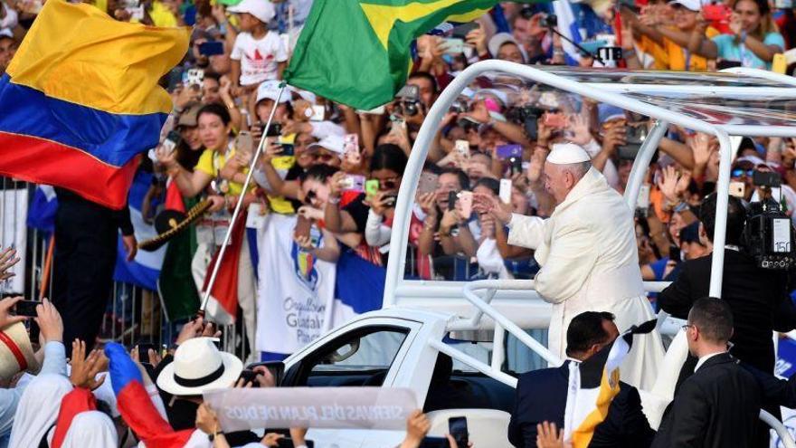 El Papa Francisco pide a los jóvenes ser constructores de &#039;puentes&#039; y no de &#039;muros&#039;