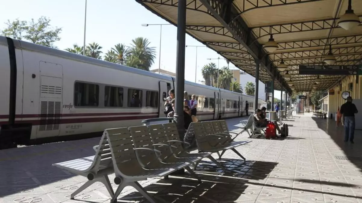 Suspenden el tren entre Murcia y Cartagena durante el fin de semana