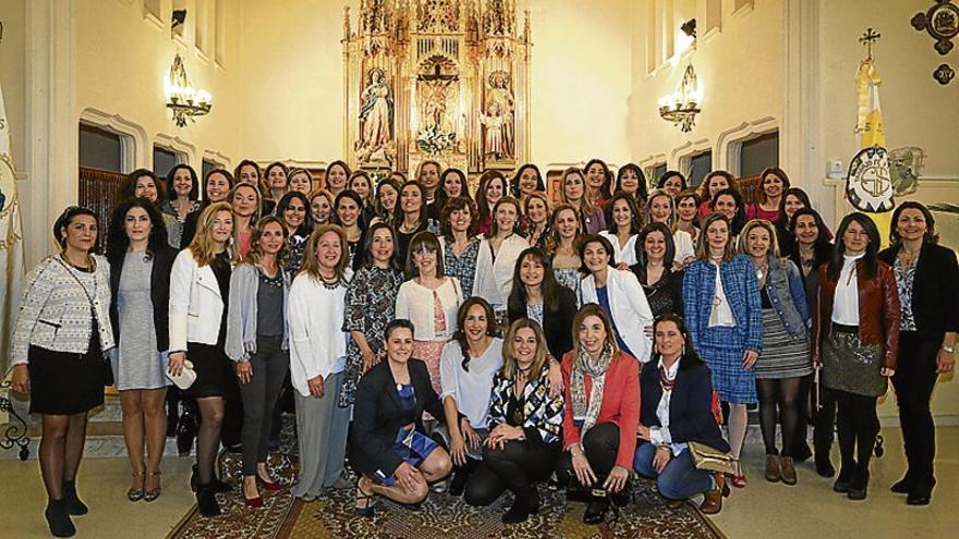 Más de 60 antiguas alumnas de Las Josefinas se reencuentran en el colegio después de 25 años