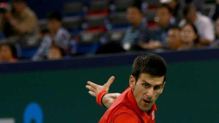 Novak Djokovic en competición durante el Máster de Shangai.