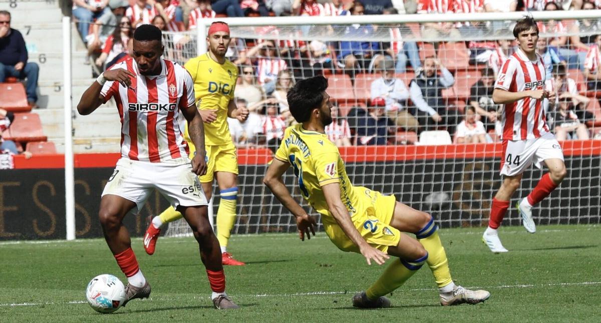 EN IMÁGENES: Victoria del Sporting frente al Cádiz en El Molinón