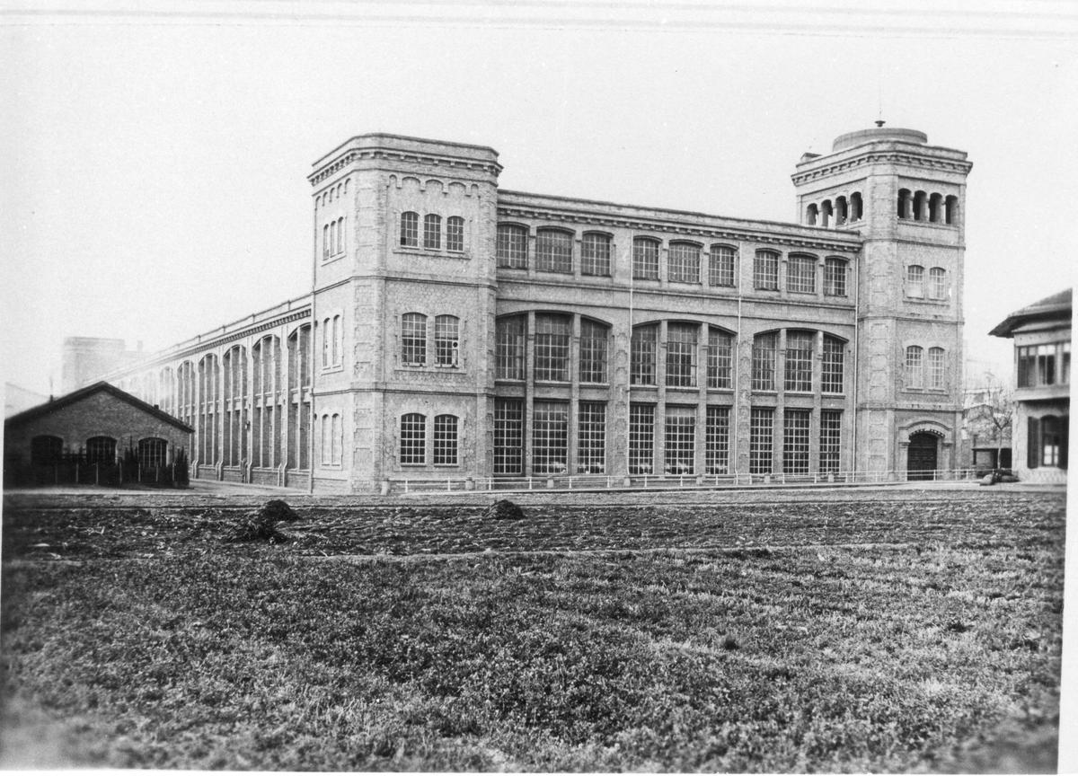 La gran nau de la Fàbrica Nova inaugurada el 1926