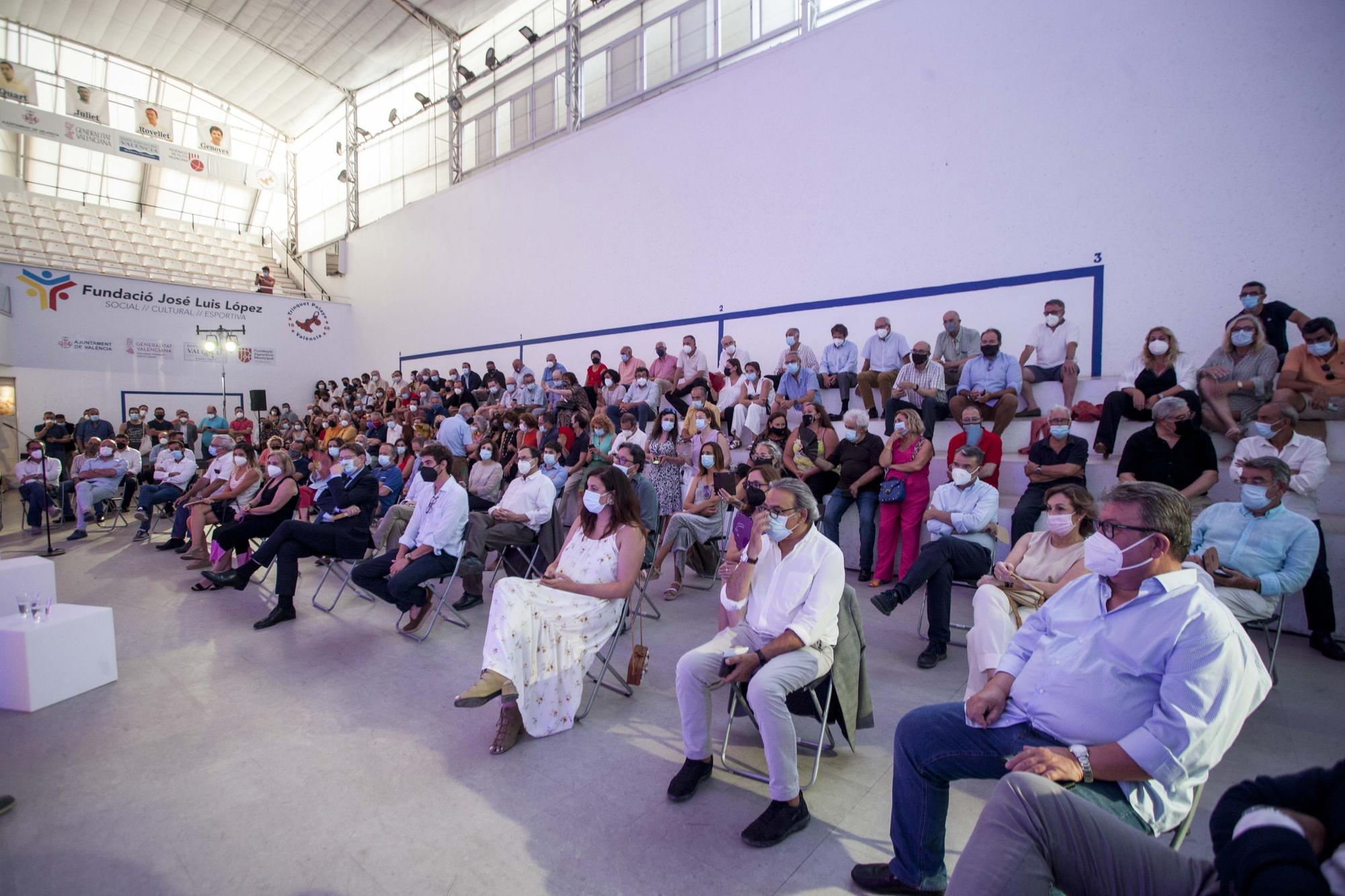 Emotivo homenaje al concejal fallecido Ramón Vilar en el trinquet de Pelayo