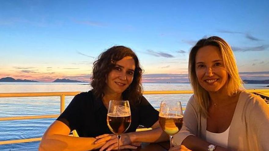 Isabel Díaz Ayuso y Marta Fernández-Tapias en una foto compartida en redes sociales