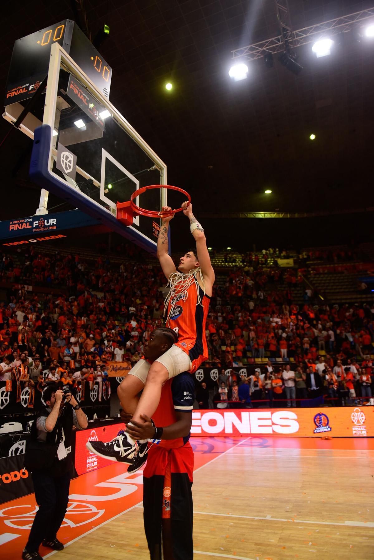 Fiesta del ascenso del Leyma Coruña a Liga ACB