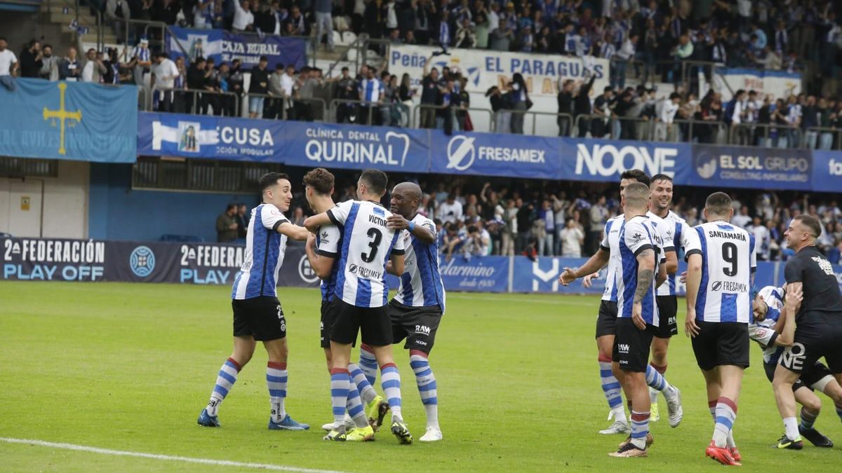 EN IMÁGENES: La final por el ascenso entre Avilés y Rayo Majadahonda vivida en el Suárez Puerta