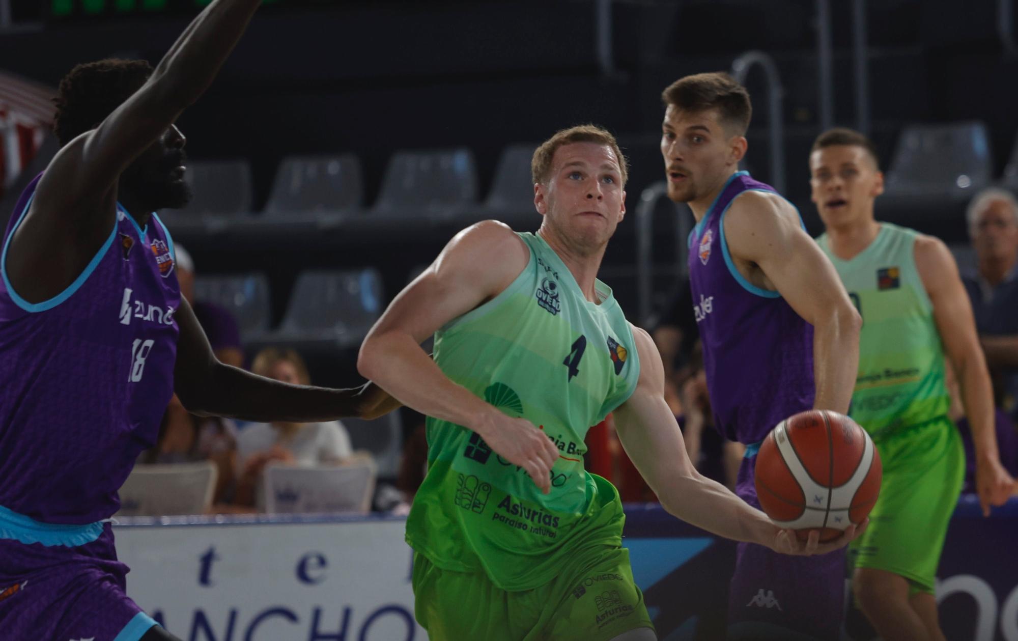 El Unicaja Banco Oviedo vuelve a perder en Palencia en el play-off de ascenso a la ACB