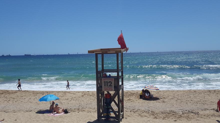 Muere un hombre de 78 años cuando se bañaba en la playa de Can Pere Antoni