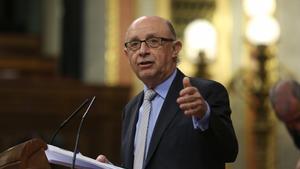 El ministro de Hacienda, Cristobal Montoro, en la sesión de control al Gobierno. 