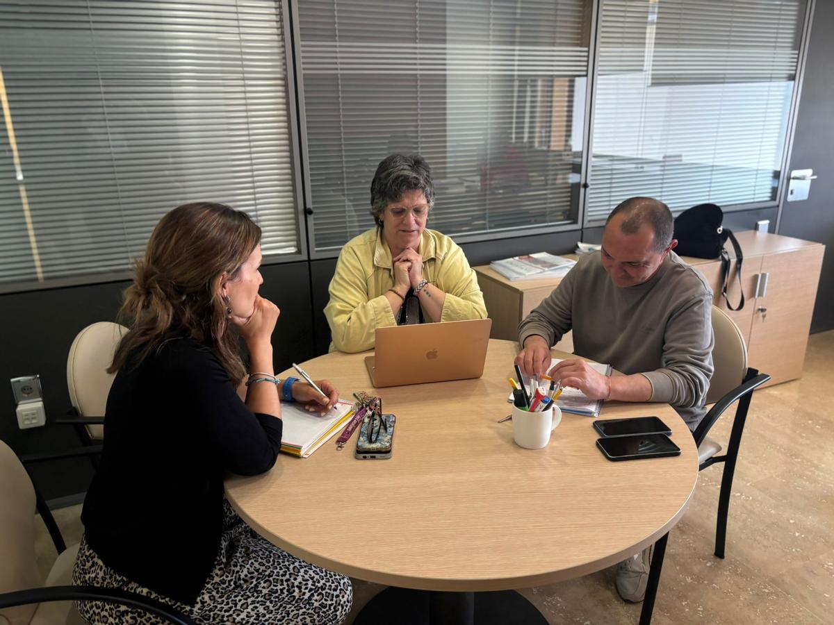 La concejala de Bienestar Social, Núria Blanch, ha gestionado el pago de las ayudas.