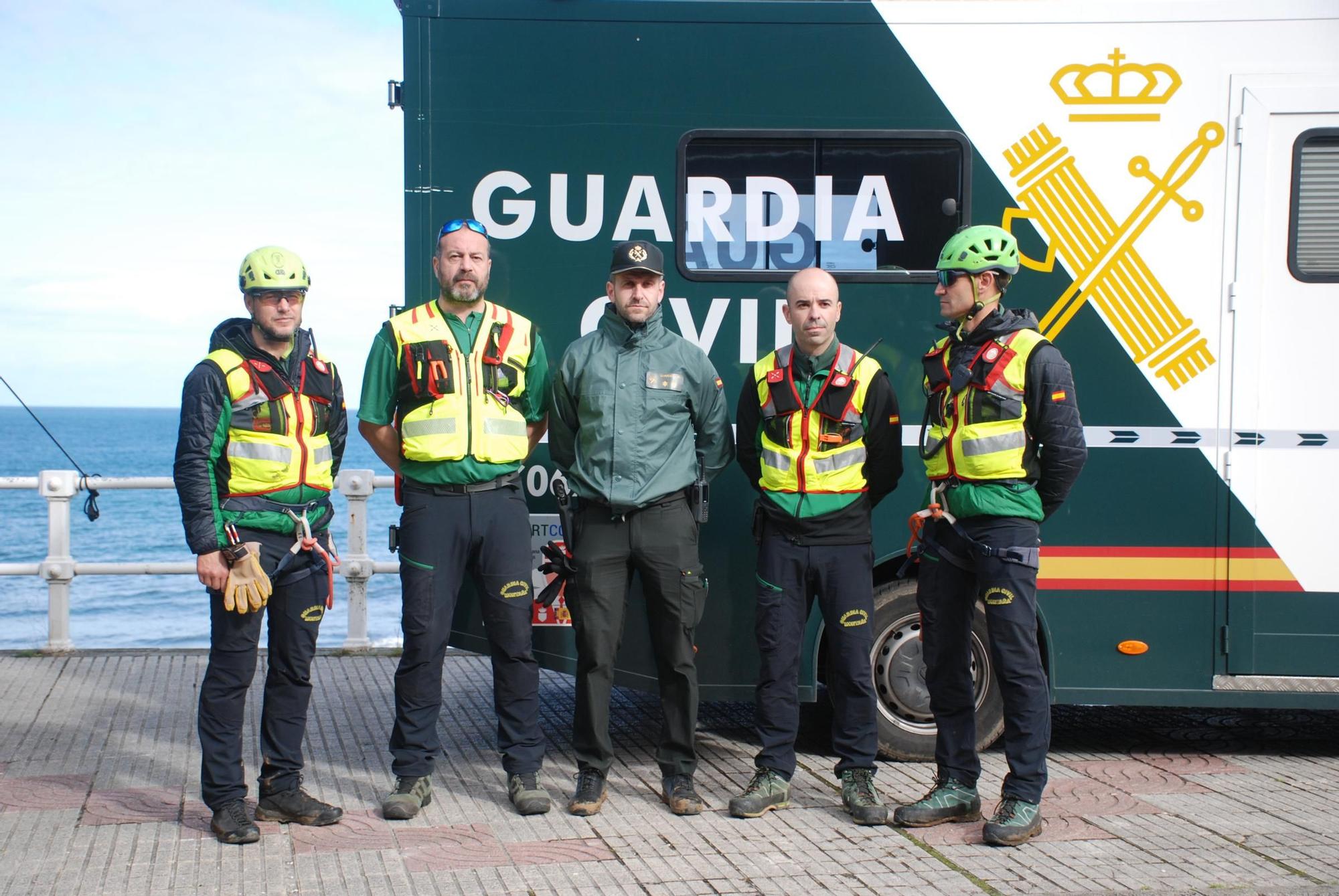 Búsqueda de un desaparecido en el mar en Llanes