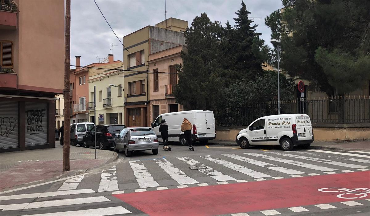 Identificat un conductor que va envestir una usuària de patinet elèctric a Mataró i va fugir del lloc