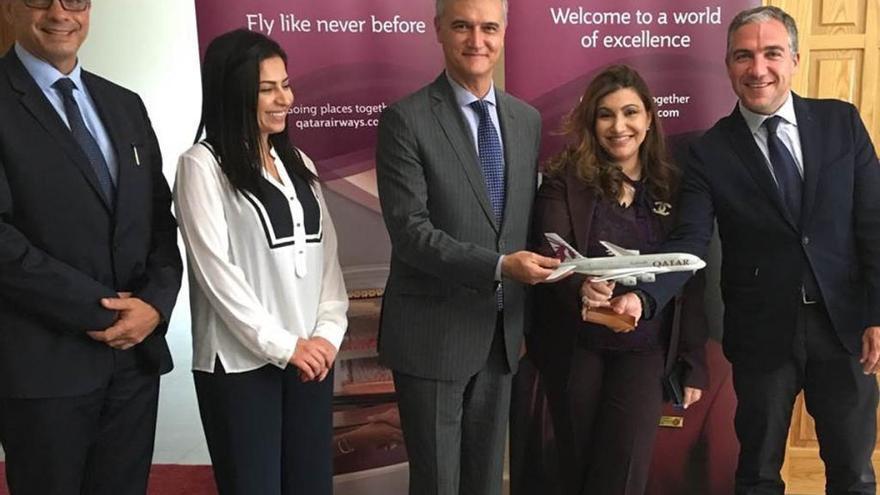 La Diputación sella una alianza con Qatar Airways