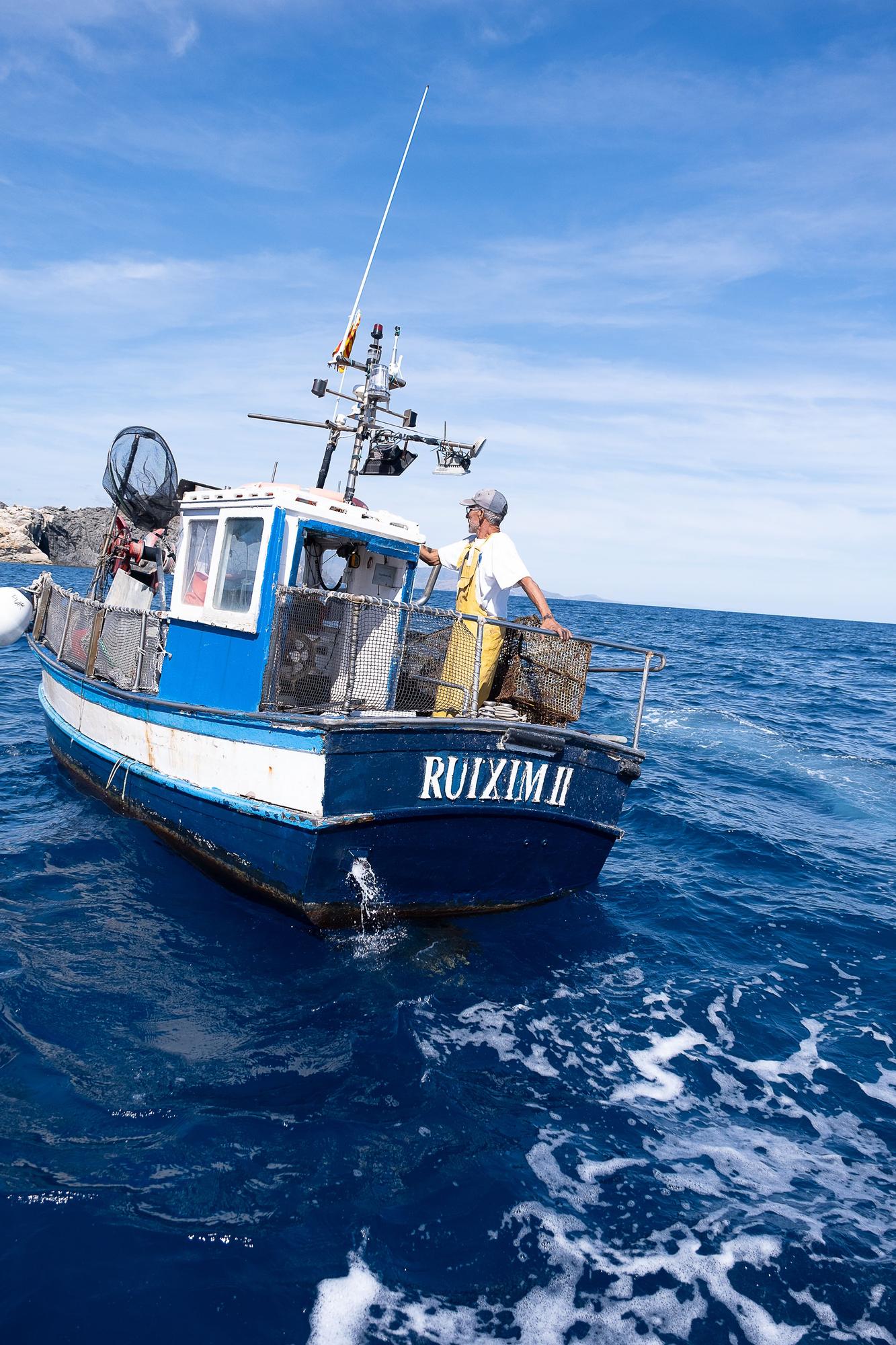 Retiren 700 quilos de residus del fons marí del Port de la Selva