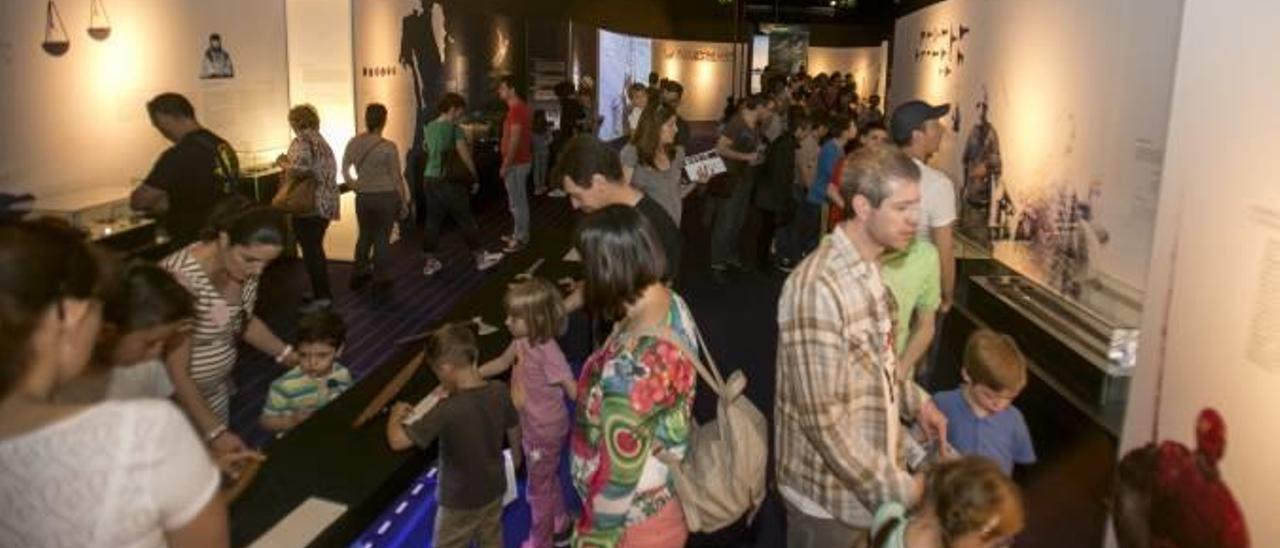 Toda la familia en el museo