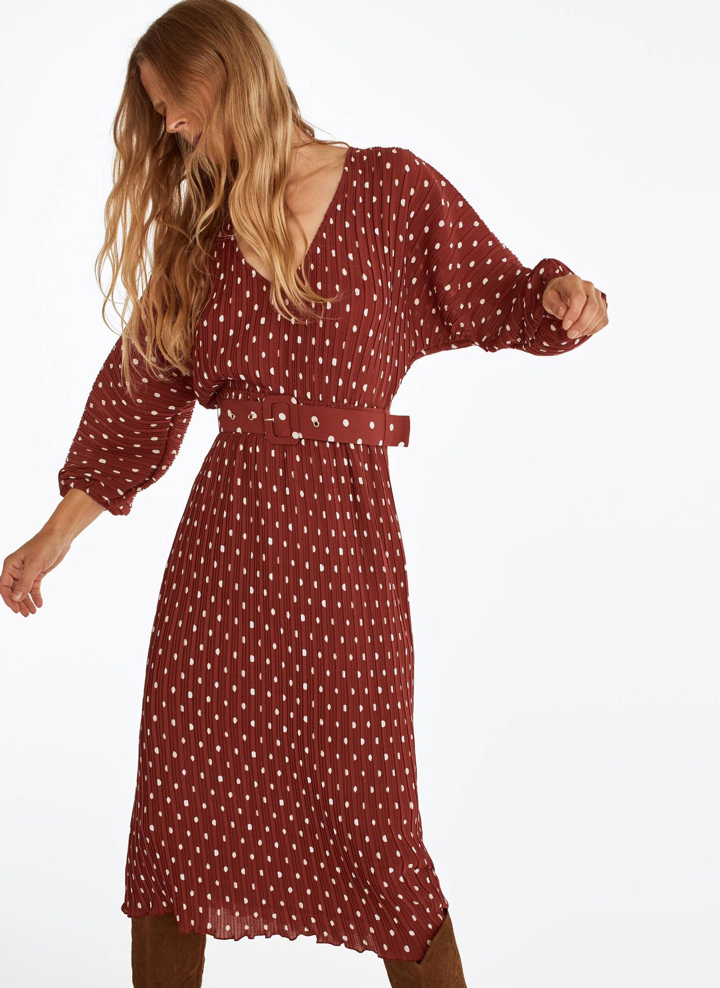 Nos hemos enamorado de estos vestidos de las rebajas de Uterqüe - Woman