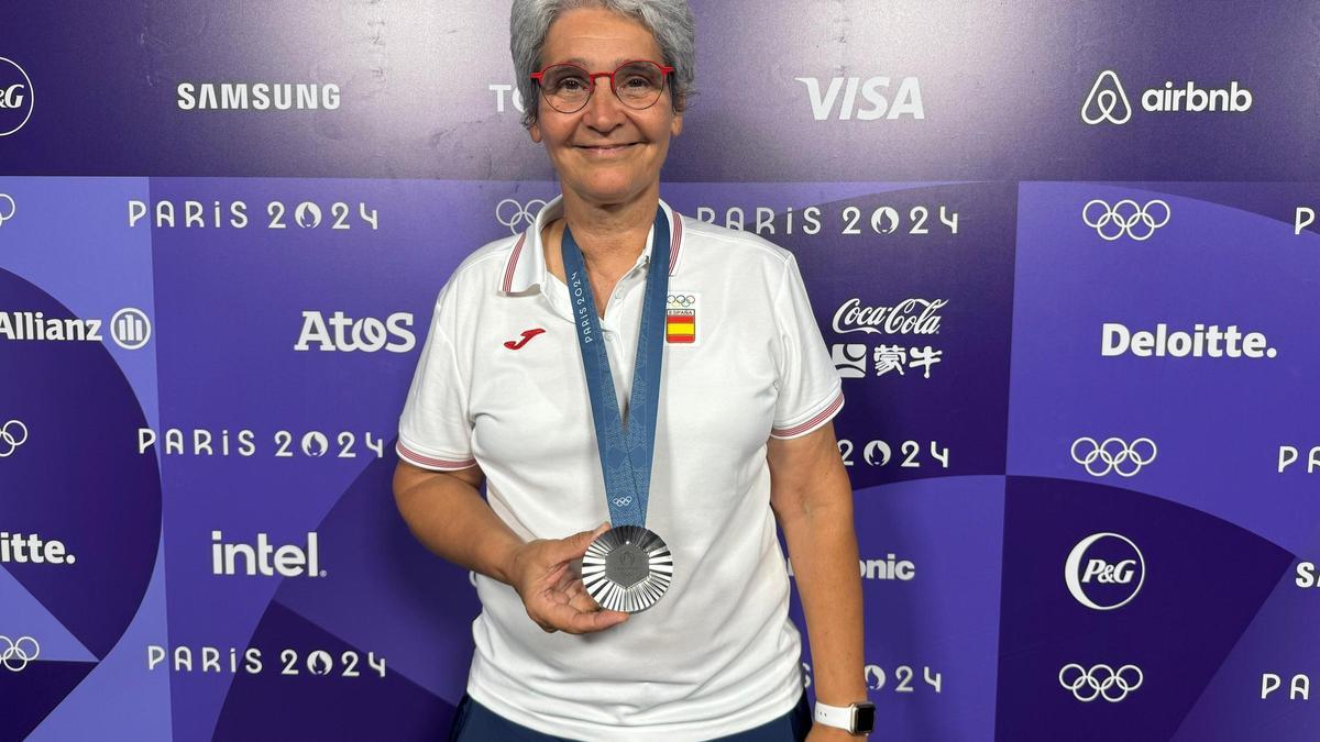 Anna Junyer, amb la medalla de plata en els Jocs de París.